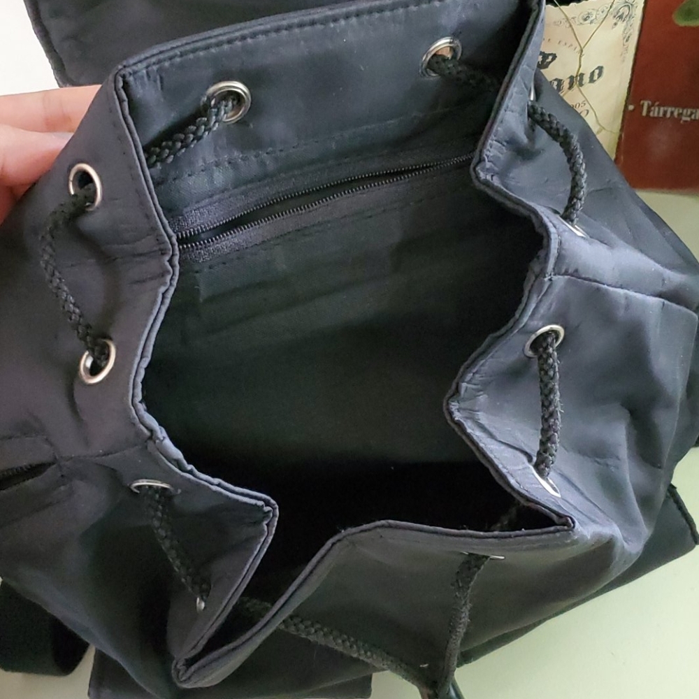 Mini Black Backpack 🎒 - Picture 4 of 4